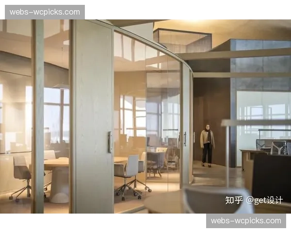 产业伙伴加速布局无感通行体系，场内动线管理迎来重构。